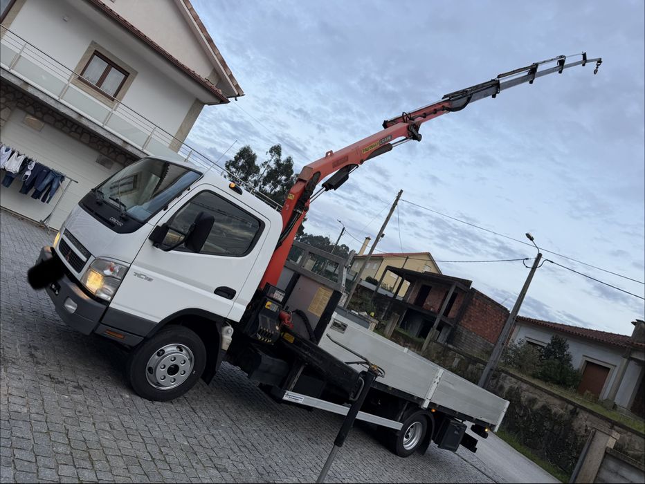 Mitsubish canter com grua de 13 m + Estrado