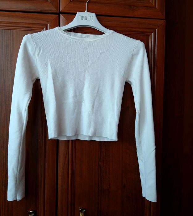 Biały sweterek nowy