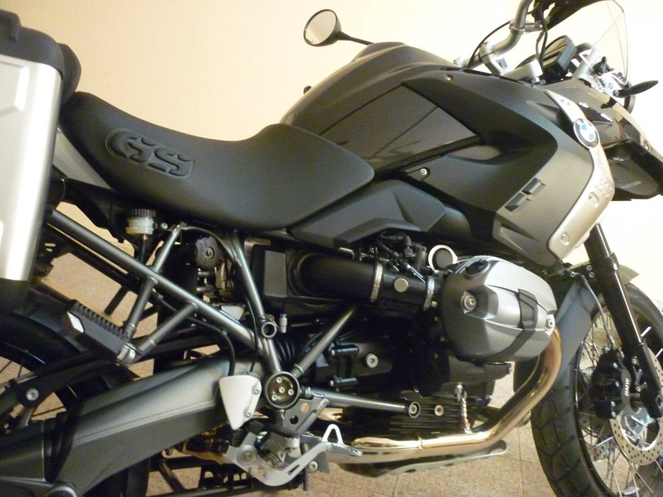 Carros motos barcos..polimento manutenção  proteção de pintura