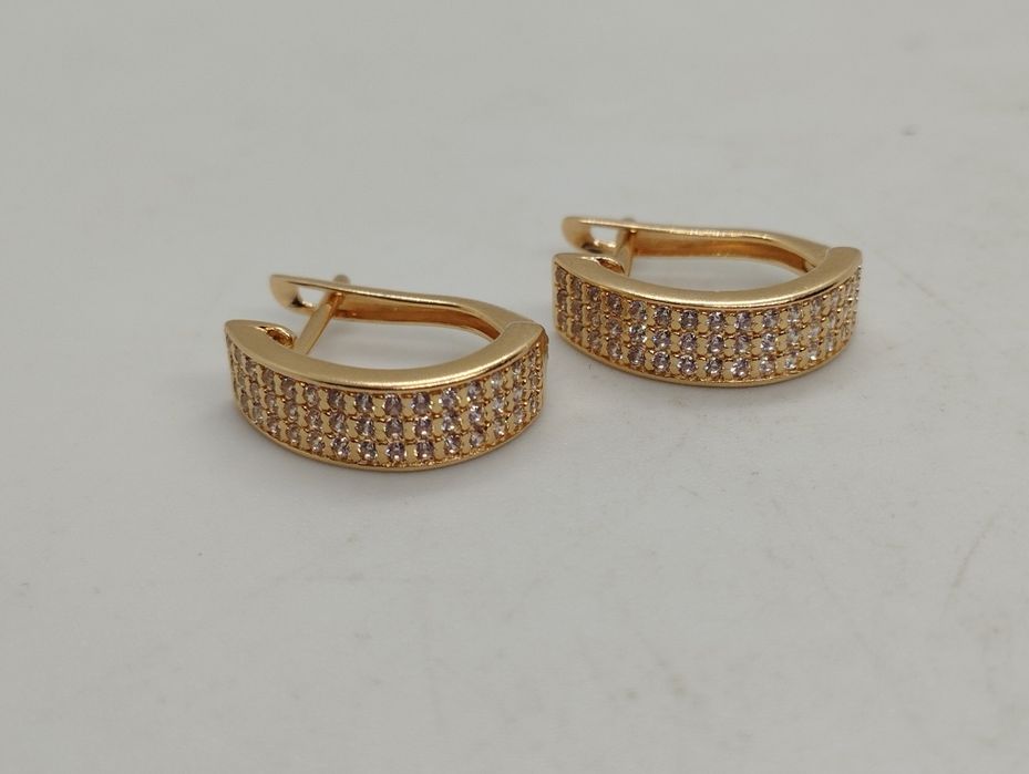 Золотые сережки 2.88 грамма