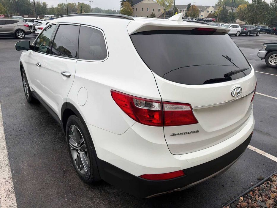 Hyundai Santa Fe SE      2016