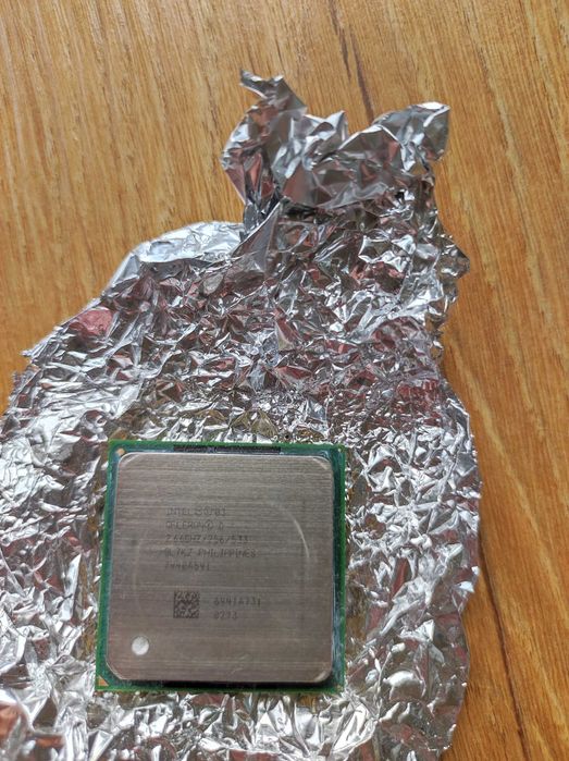 floppy 1,44 DVD-Rom CD-Rom Intel celeron 2,66 GHz radiator