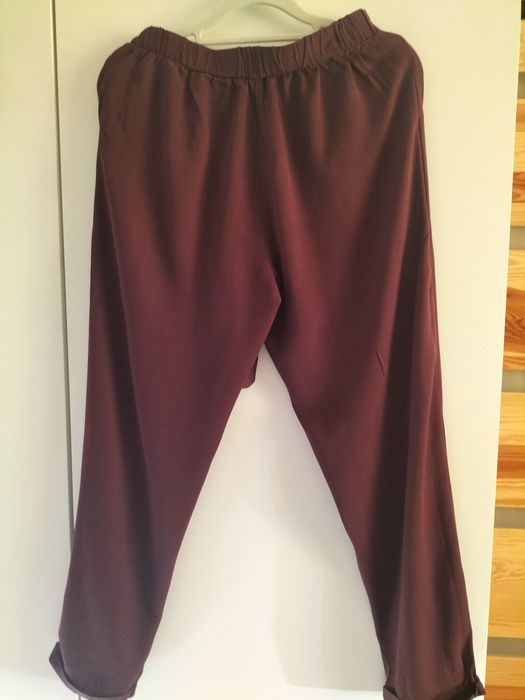 Letnie spodnie na gumce marki Carry rozmiar XS stan bardzo dobry.