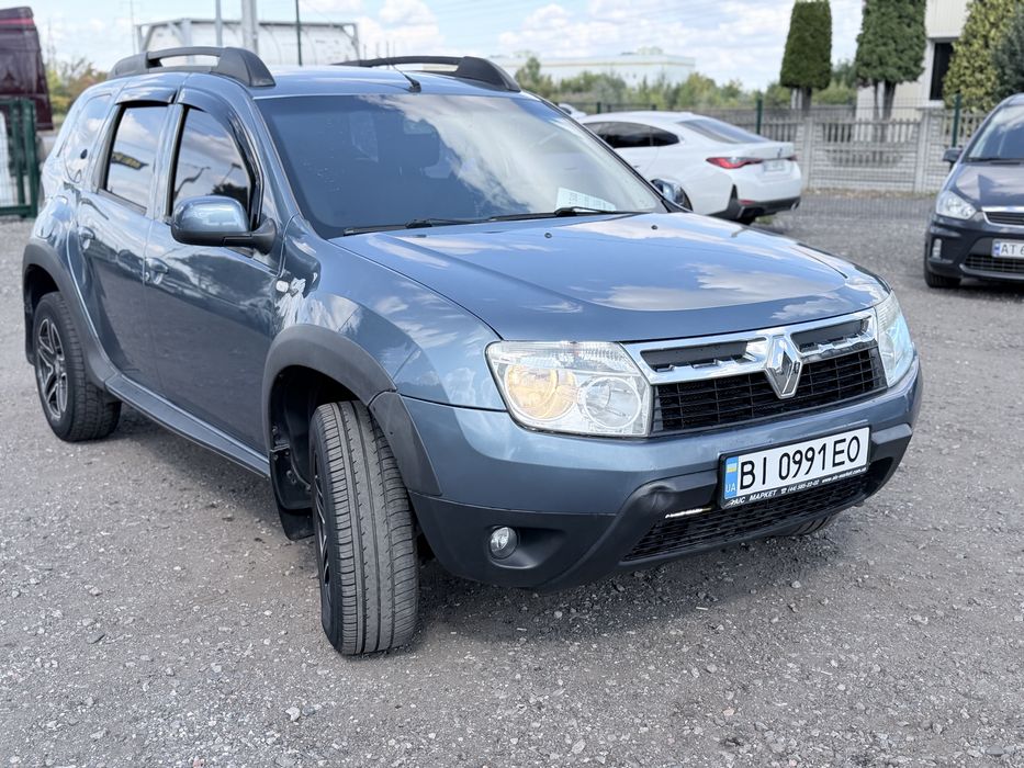 Renault Duster 2011 р 1.6 газ бензин