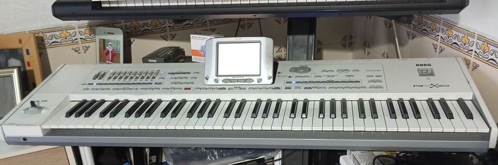 Teclado Korg pa2Xpro