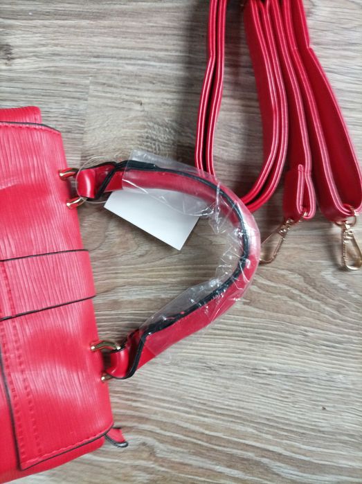 Torebka kuferek i na ramię sexi zerwona z klodka