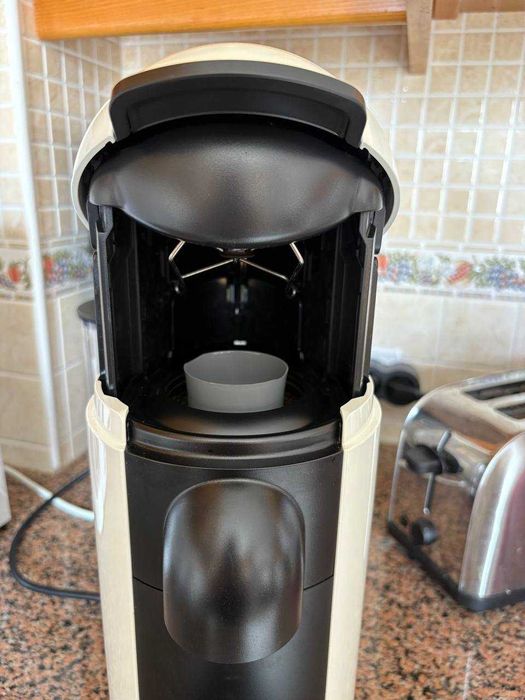 Máquina de café Nespresso VertuoPlus (Excelente estado)