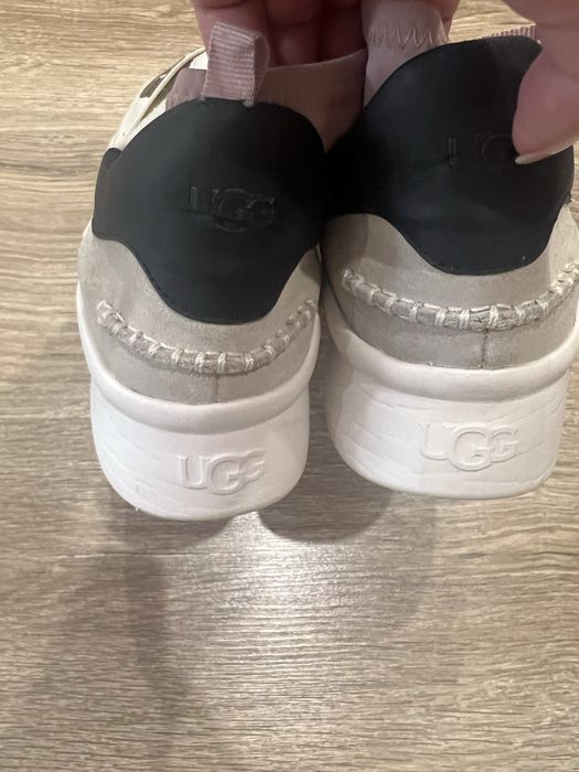 Ugg оригинал 41 размер.  Кроссовки