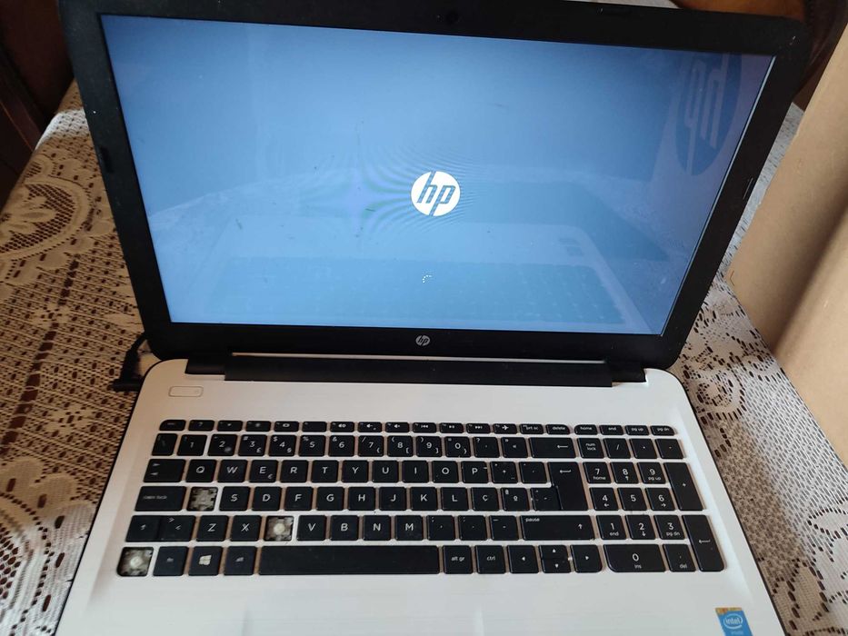 Portátil HP i3/1TB Disco/8 Gb RAM/ Gráfica Radeon
