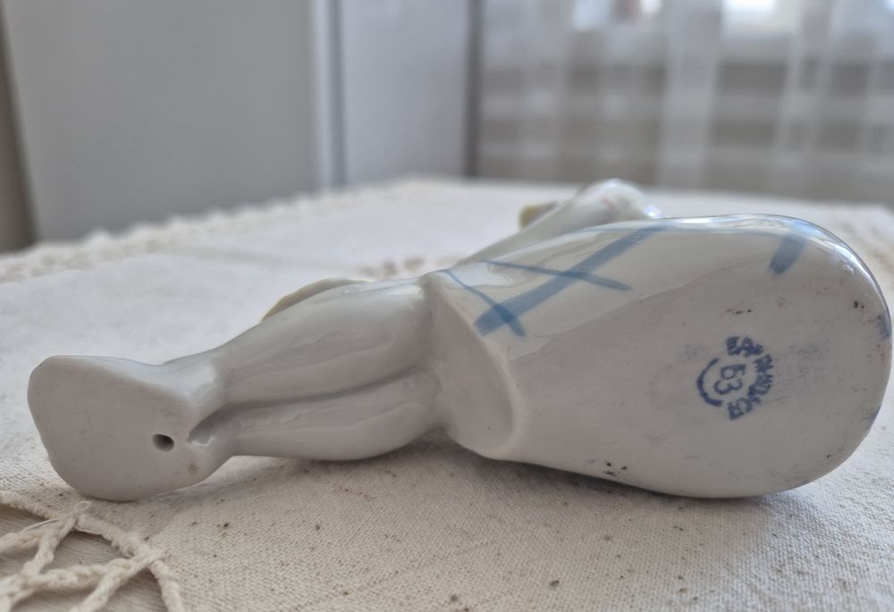 Статуетка Дівчина і соняшник Баранівка