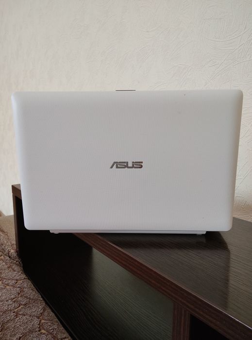 Ноутбук ASUS X200LA-CT002H 11.6"