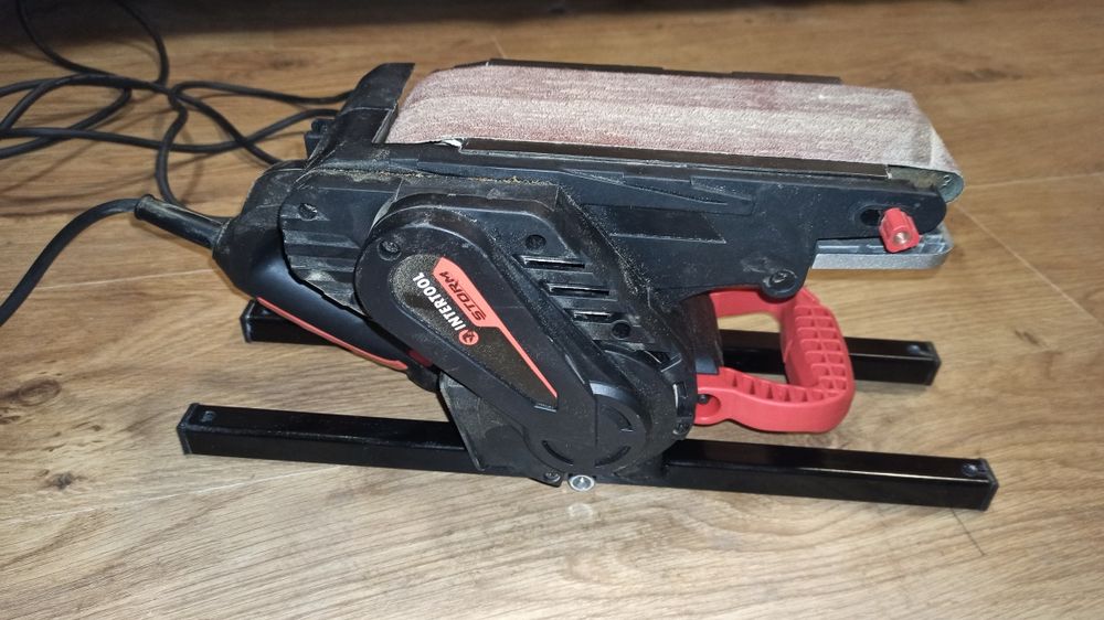 Стрічкова шліфувальна  підставка, стійка