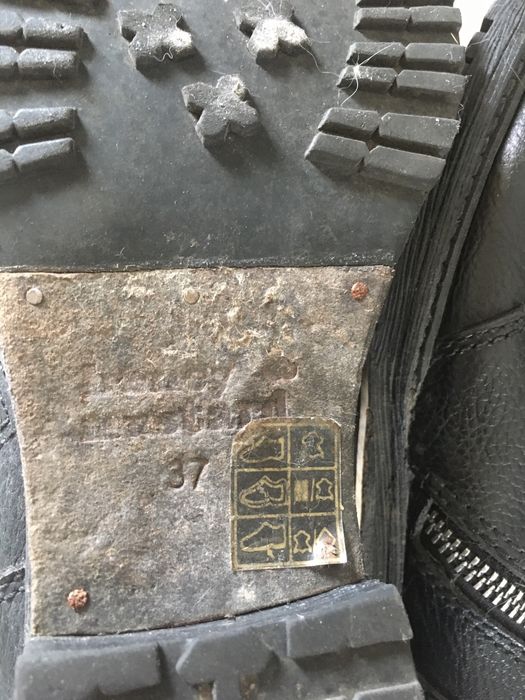 Buty ze skóry czarne gwiazdy 37
