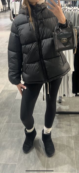 Чорна куртка h&m