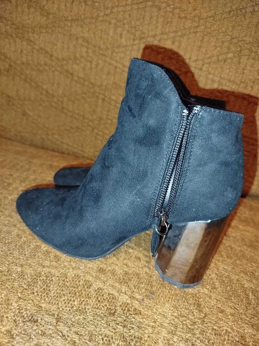 Botki zamszowe Bershka, r. 35