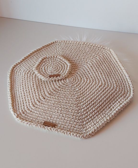 Individual hexagonal