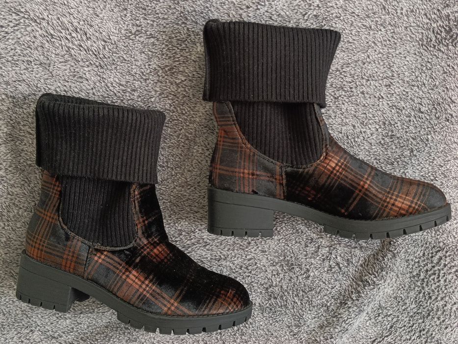 Botki w krate z materiałową cholewką 37