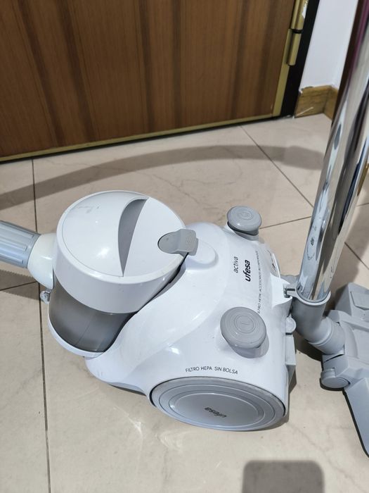 Aspirador Ufesa AS2300