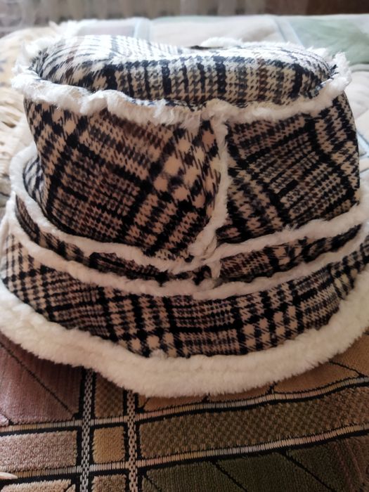 Нова дуже тепла і стильна панама в клітнку від  Рrada