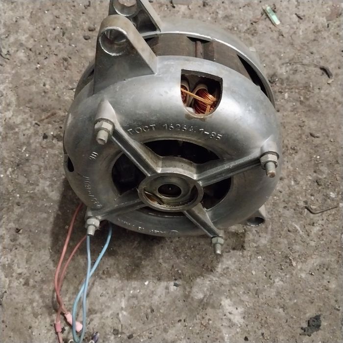 Двигун від пральної машинкі чайка 3