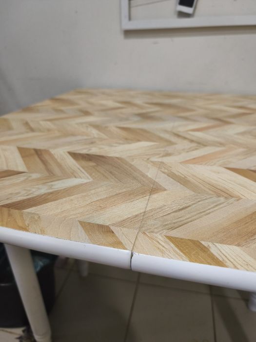 Mesa de cozinha e 3 bancos