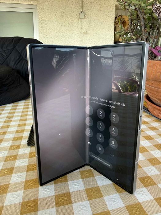 Samsung Z Fold 6