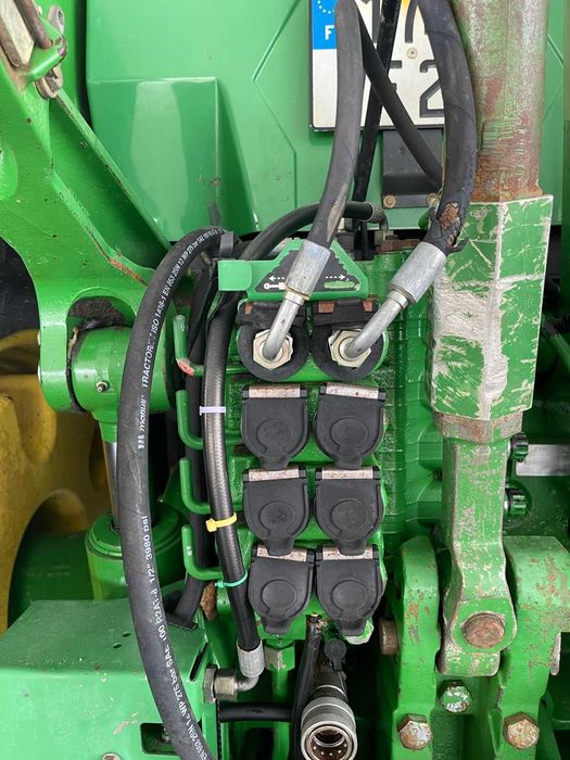 John Deere 8220-2002 року