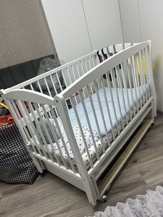 Кроватка с матрасиком