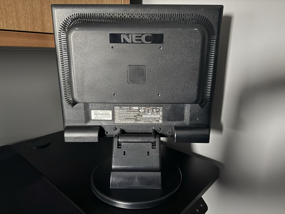 Monitor - NEC MultiSync® LCD175M