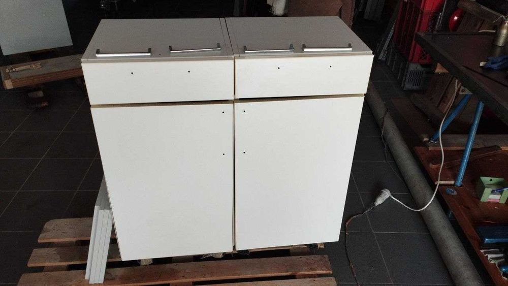 Móveis Bosch usados para cozinha/laboratório em bom estado