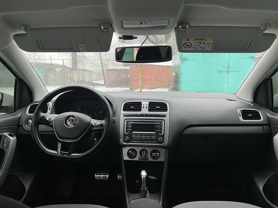 Продам свій Офіційний Фольксваген Поло 1,6 МРі automatic