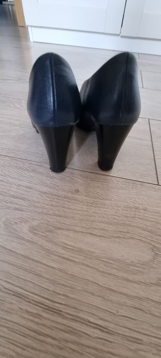 Buty na obcasie  skóra naturalna