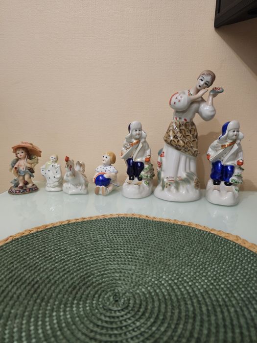 Продам статуэтки фарфорофие