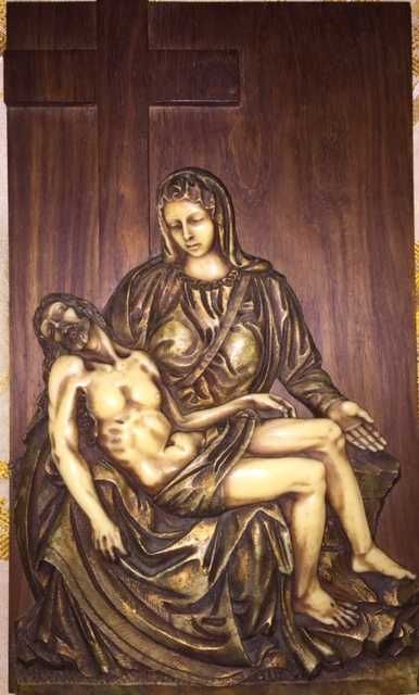 Quadro religioso em madeira (alto relevo)