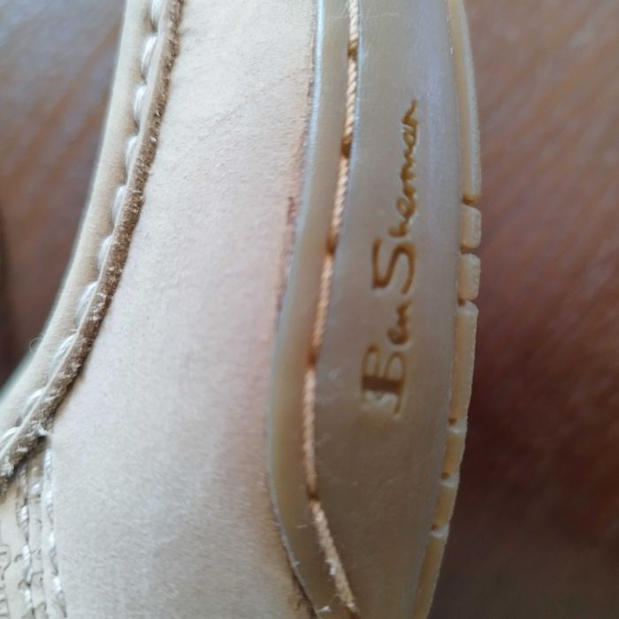 Sprzedam nowe, bardzo ładne ze skóry naturalnej buty męskie