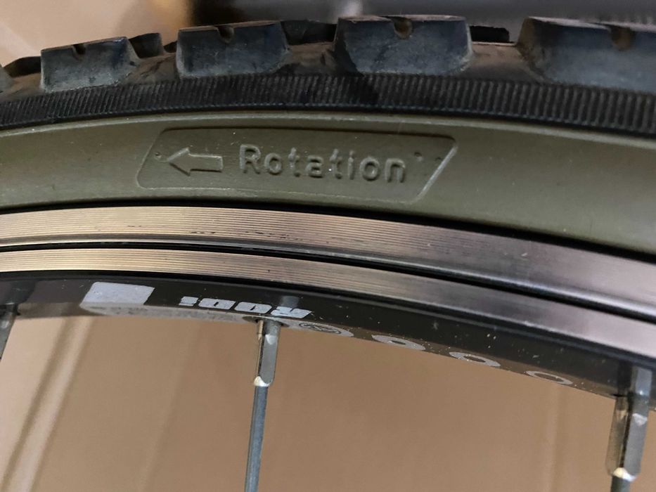 Bicicleta B'Twin Seven “Odesa” + 2 capacetes + cadeado