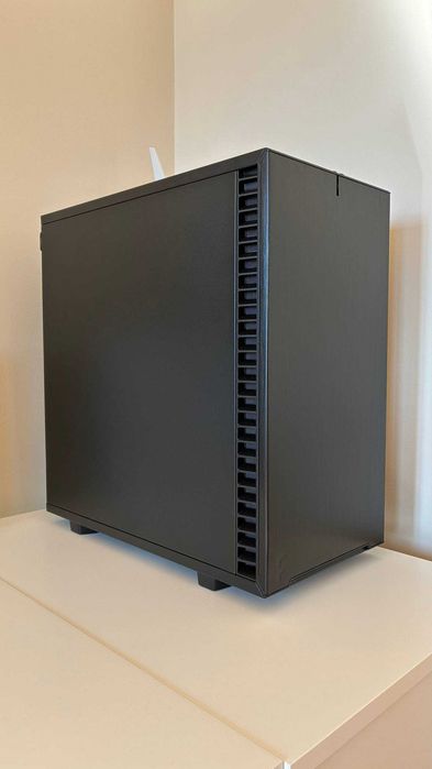 PC compacto, potente e silencioso (9600X + RTX5070)