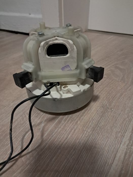 Мотор ,двигун,  до пилососа ровента . Rowenta.