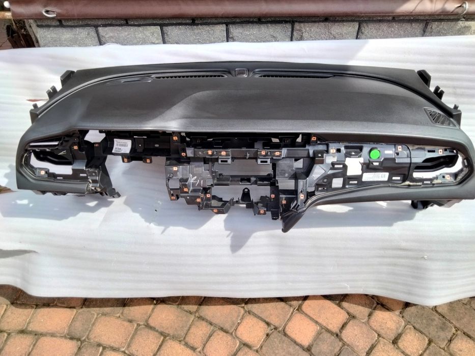 Торпедо Консоль передня Chevrolet Bolt EUV