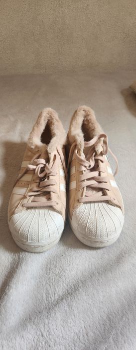 Adidas Superstar com Pelo – Rosa/Bege | Tamanho 42 2/3
