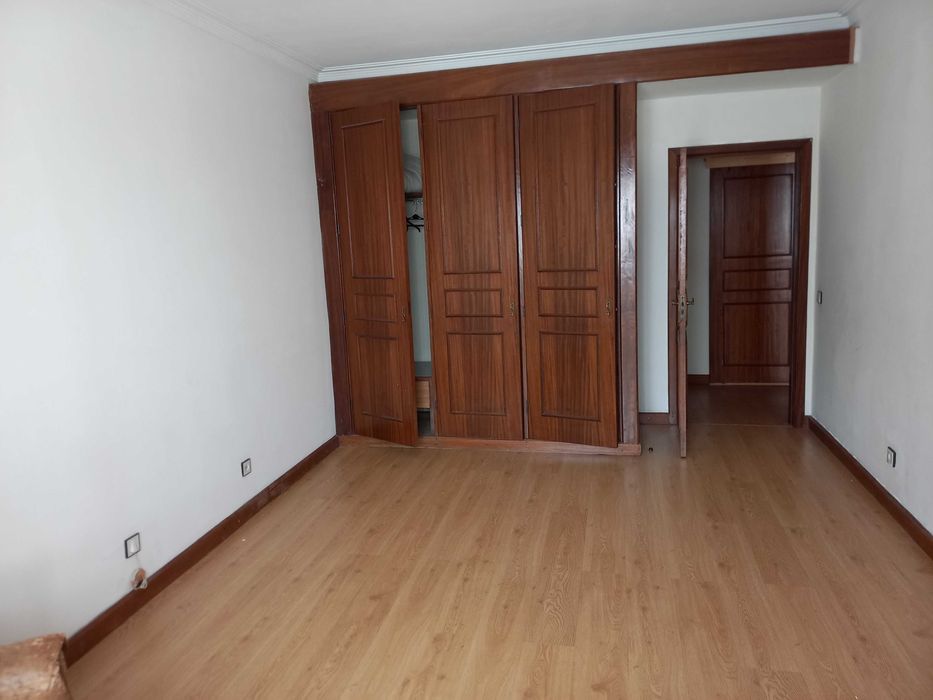 Apartamento T4 no centro de Guimaraes para arrendar