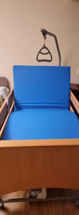 Cama hospitalar elétrica Invacare