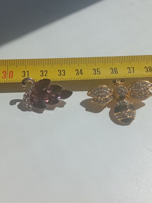 Брошка нова. Сережки. Лебідь. Бджілка