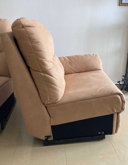 Dois cadeirões de sala pouco usados