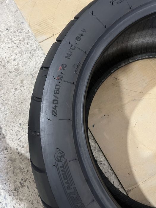240/50R16 Metzeler ME 880 Marathon