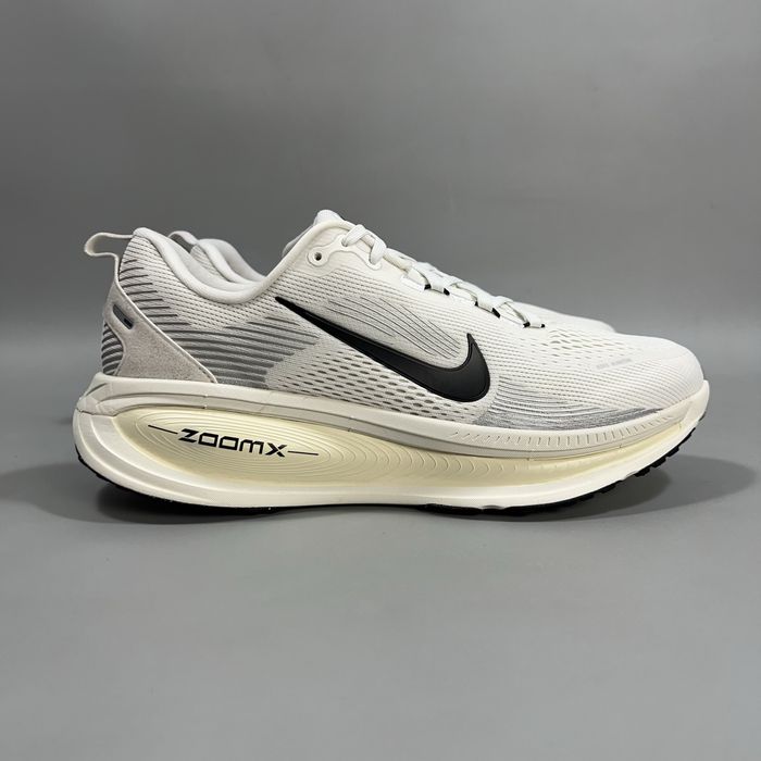 Бігові кросівки  чоловічі Nike Vomero 18 «Coconut Milk» (HM6803-101)