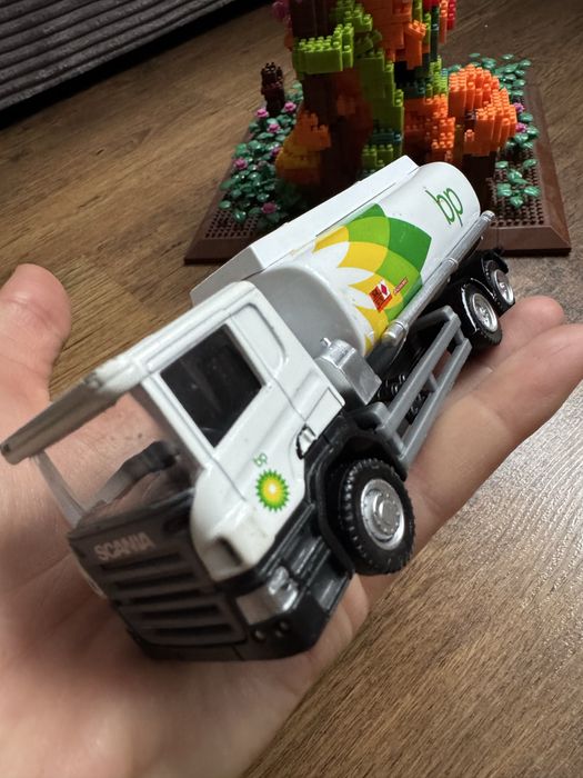 Ciężarówka BP resoraki auto samochód tir dostawczy zabawka