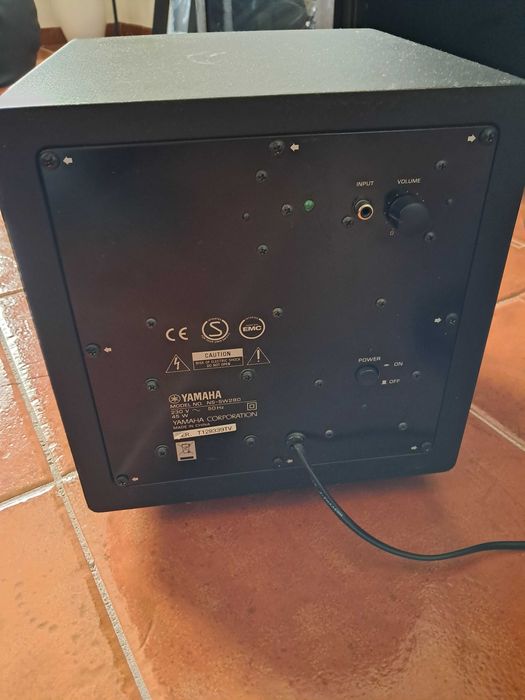 Subwoofer Ativo Yamaha NS-SW280 — Graves Potentes para Home Cinema