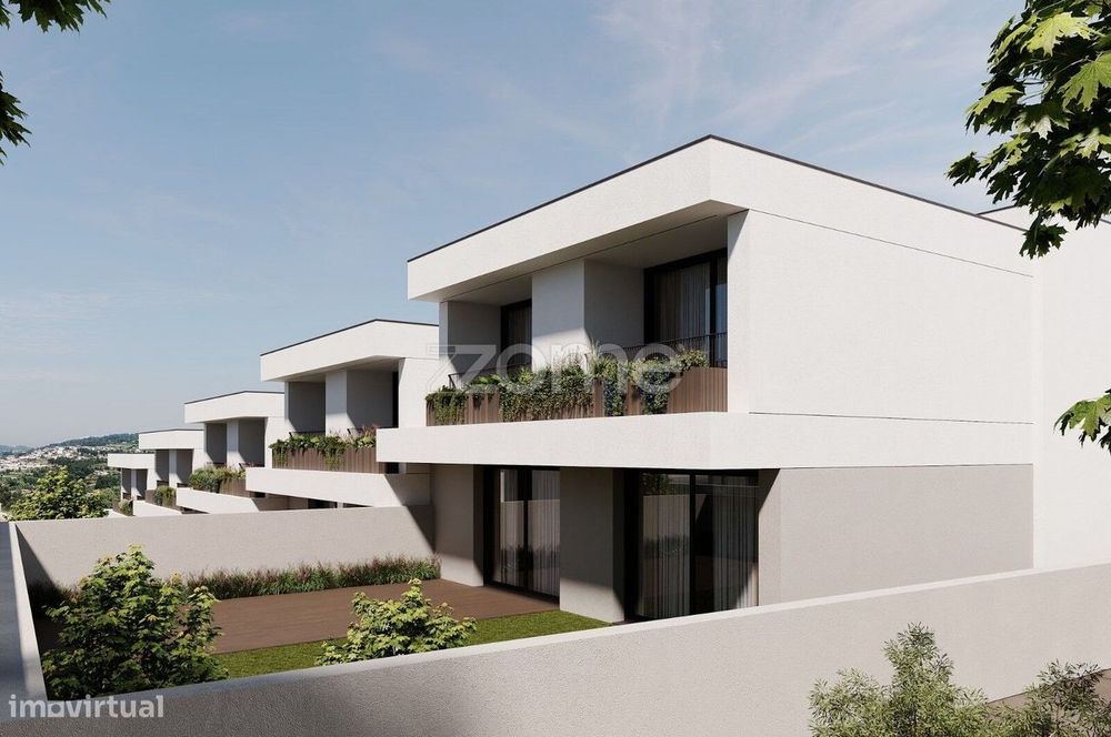 Terreno com projeto aprovado para 5 moradias.