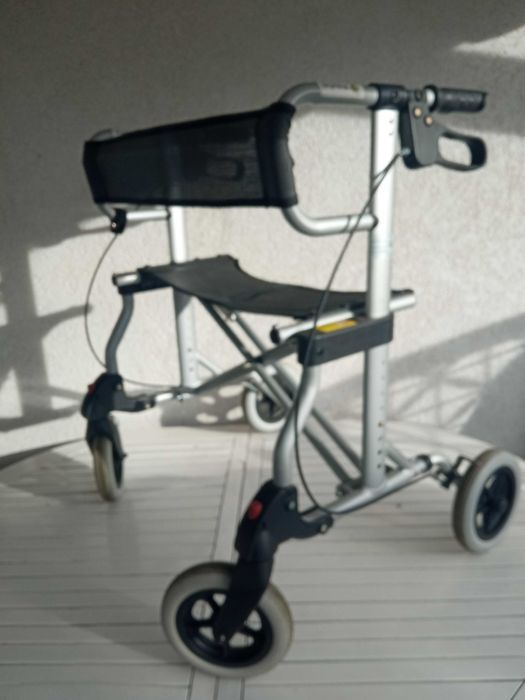 Bardzo duży balkonik chodzik rehabilitacyjny do 220 kg